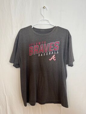 MLB Atlanta Braves Gray Short Sleeve Tee with Red Accent men’s XL cotton poly